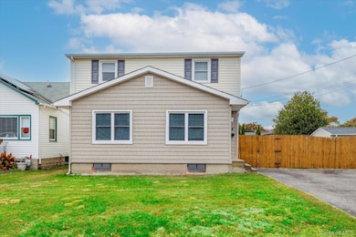 184 Dallas St, Lindenhurst, NY 11757 - photo 2