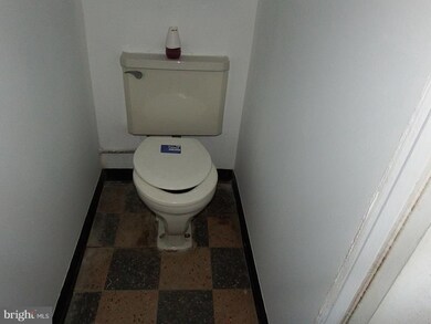 6854 Radbourne Rd, Upper Darby, PA 19082 - photo 6