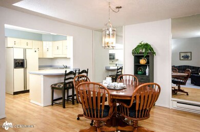 Dining/Kitchen