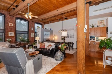 Rivermoor Landing unit 7, Newmarket, NH 03857 - photo 5