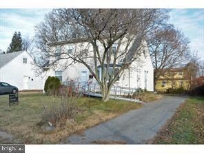 605 Smith Ln, Mount Holly, NJ 08060 - photo 2