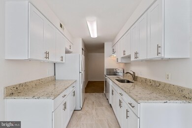 427 Christopher Ave unit T3, Gaithersburg, MD 20879 - photo 4