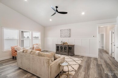 627 Clear Springs St, Burley, ID 83318 - photo 5