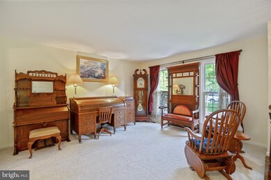 12232 Tildenwood Dr, Rockville, MD 20852 - photo 2