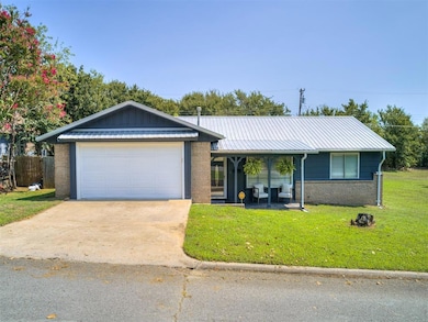 201 Lackey Dr, Eufaula, OK 74432 - photo 3