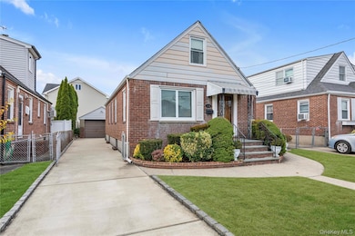 215 Sheridan Blvd, Mineola, NY 11501 - photo 2