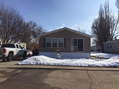 215 E Deer St, Mandan, ND 58554 - photo 3