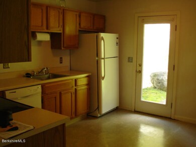 11 Cobble Stone Cove, Pittsfield, MA 01201 - photo 4