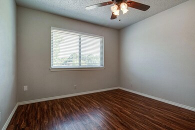 1728 Stonegate Dr, Denton, TX 76205 - photo 4