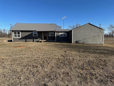 17262 E 1150 Rd, Sweetwater, OK 73666 - photo 3