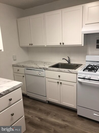 Radnor House unit 103, Bryn Mawr, PA 19010 - photo 2