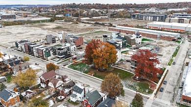 2905 Three Oaks Ln, Cincinnati, OH 45209 - photo 2