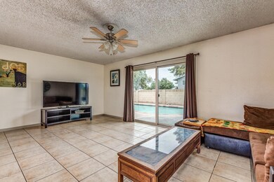 4505 S Juniper family room