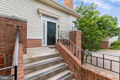 7029 Haycock Rd unit M, Falls Church, VA 22043 - photo 5