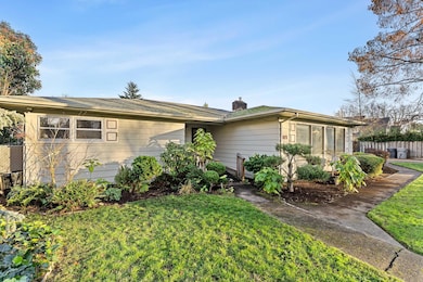 1021 NW Conklin Ave, Grants Pass, OR 97526 - photo 2