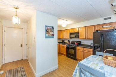 Entry/Kitchen