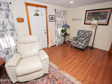 123 Broad Street living room