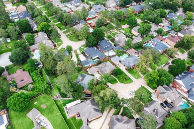 Aerial view of this fabulous cul-de-sac!