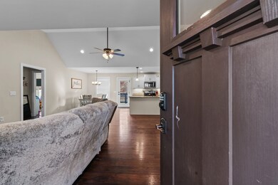 634 S Tunnel Rd, Gallatin, TN 37066 - photo 4