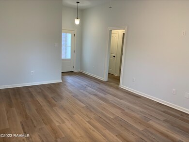 003 LIVING ROOM