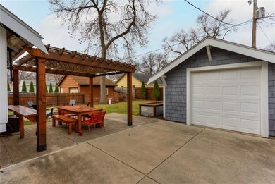 1434 44th St, Des Moines, IA 50311 - photo 4