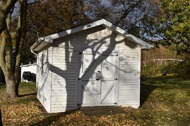 46 N Adams St, El Paso, IL 61738 - photo 3