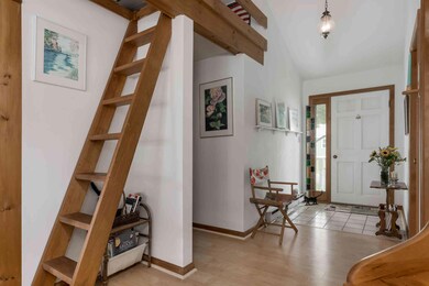 09-Entry Way