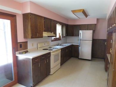 Kitchen with plenty of cabinets