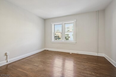 166 Maplewood Ave unit 3, Maplewood, NJ 07040 - photo 5