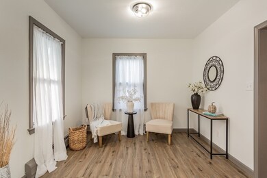 23 Garfield St, South Dartmouth, MA 02748 - photo 2