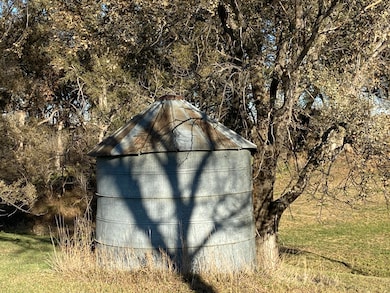 Grain bin 10' diameter