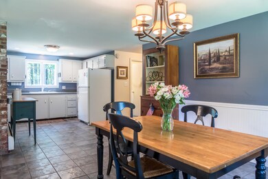 14-Dining Room3