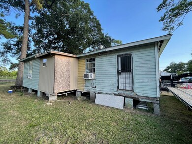 4825 Downs Ln, Houston, TX 77093 - photo 4