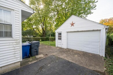 479 Bernhard Rd, Columbus, OH 43213 - photo 2