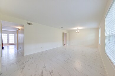 10316 Briar Forest Dr unit 28, Houston, TX 77042 - photo 4