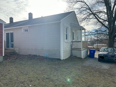 24 Gabrielle St, Manchester, NH 03103 - photo 3