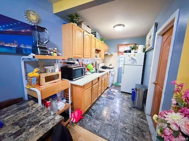 18-43 119th St, College Point, NY 11356 - photo 5