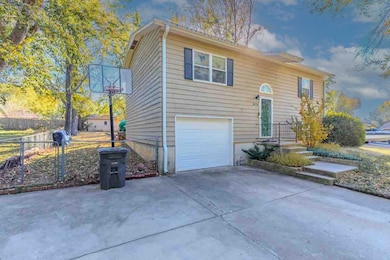 1626 N 14th St, Arkansas City, KS 67005 - photo 2