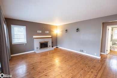 1410 3rd Ave N, Clear Lake, IA 50428 - photo 2