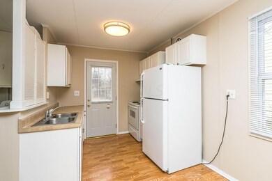 276 Saint Christopher Ln, Columbus, OH 43213 - photo 6