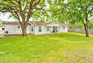 120 Avondale Ave, Azle, TX 76020 - photo 2