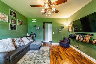 720 N Kickapoo St, Lincoln, IL 62656 - photo 6