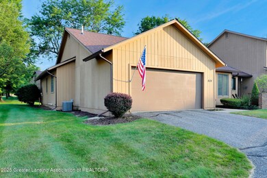 1621 Willow Creek Dr, Lansing, MI 48917 - photo 3