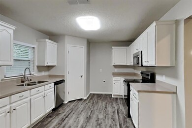 1121 Beechwood Dr, Denton, TX 76210 - photo 4