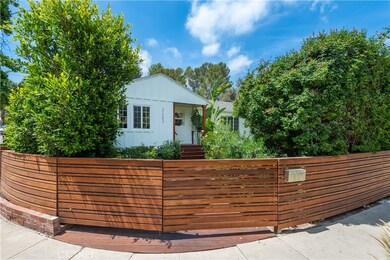 21002 Costanso St, Woodland Hills, CA 91364 - photo 2