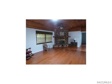 LIVING ROOM W/FIREPLACE