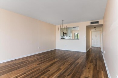 Living room/dining room