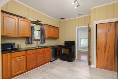 203 S 3rd St, Collins, MS 39428 - photo 5