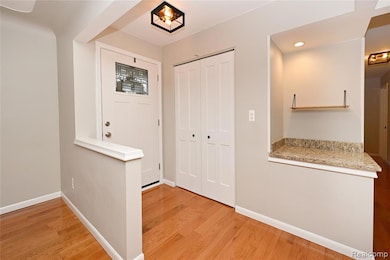 5541 Meadow Ln, Shelby Township, MI 48316 - photo 3