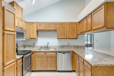 Kitchen Lots of cabinets